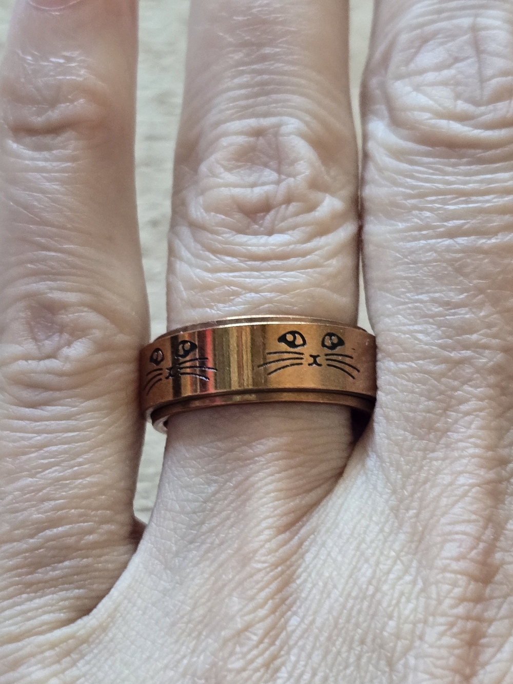 Rotating Kitty Face Ring - Picture 2 of 2
